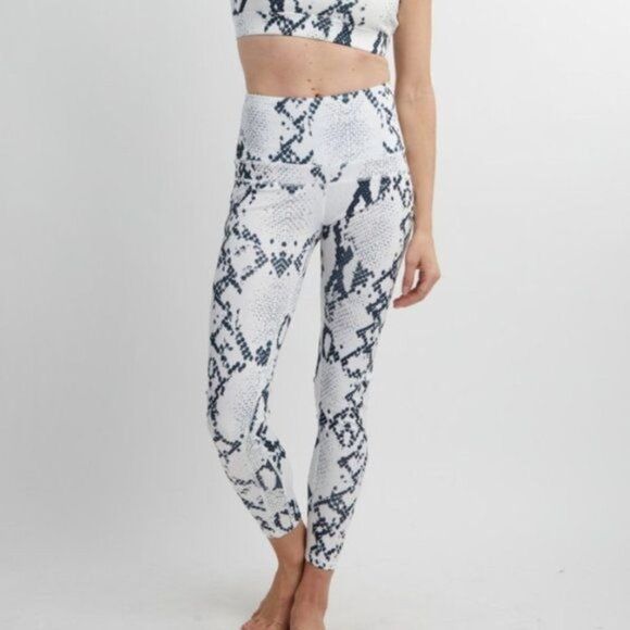 Savvi Fit Khali Python Snake Print 7/8 Leggings High Rise White Black Medium - Picture 1 of 10